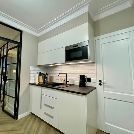 Old Town With A Jacuzzi Appartamento *