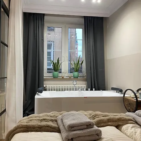 Old Town With A Jacuzzi *