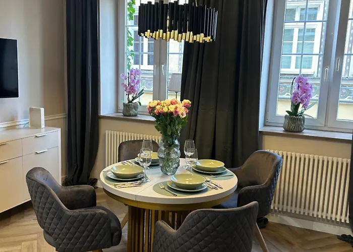 Old Town With A Jacuzzi Апартаменты Гданьск