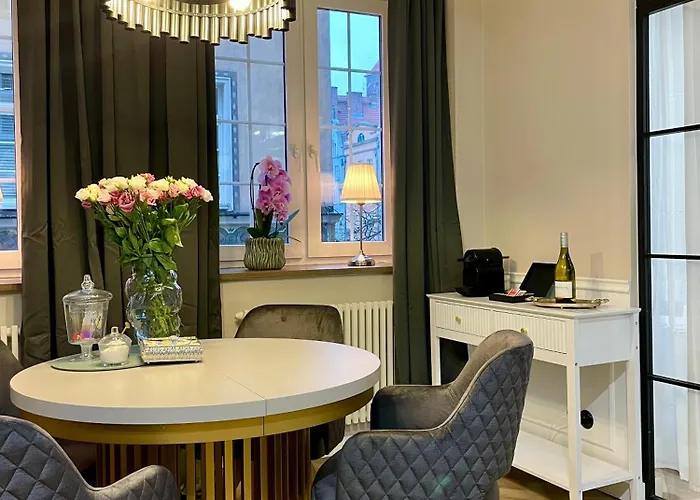 Old Town With A Jacuzzi Apartamento *