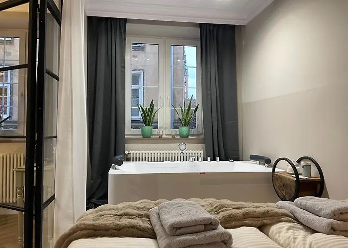 Old Town With A Jacuzzi *