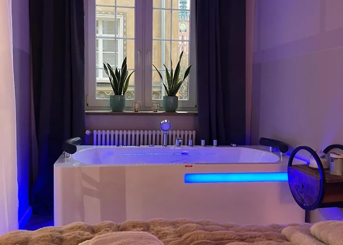 Old Town With A Jacuzzi *