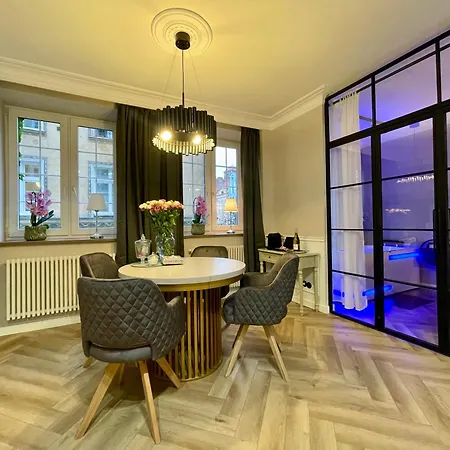 Old Town With A Jacuzzi Gdańsk